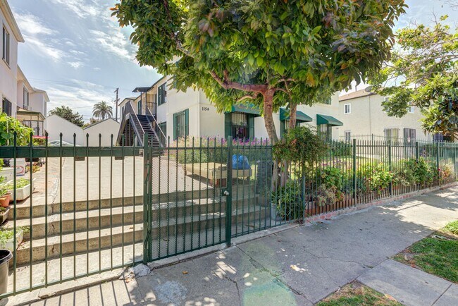 Building Photo - 1154 S Plymouth Blvd