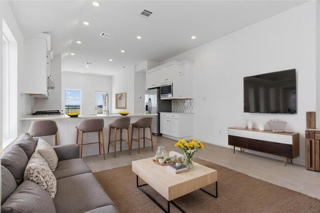 Building Photo - 27531 Sunterra Village Dr
