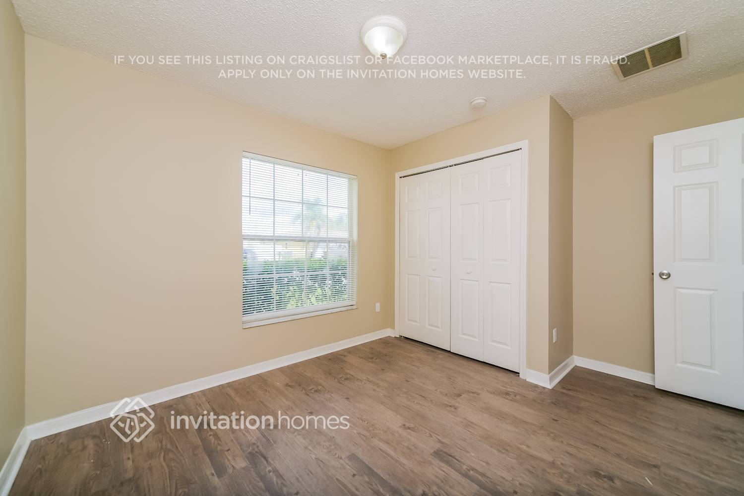 Building Photo - 727 Versailles Ln