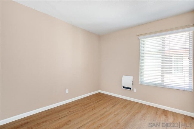 Building Photo - $3,400 - 3 Bed / 2 Bath Condo in Kearney Mesa