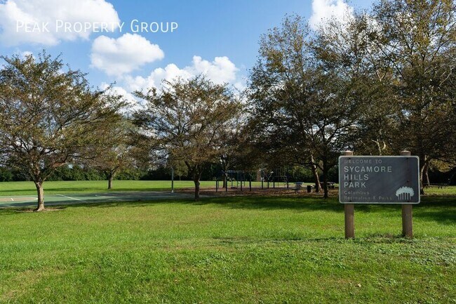 Building Photo - 2017 Queensgate Ln