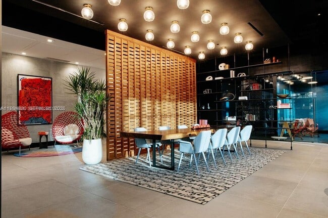 Building Photo - 307 SW 5th St