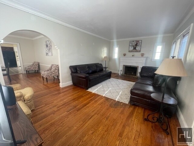 Building Photo - Room For Rent with Private Bathroom in Ros...