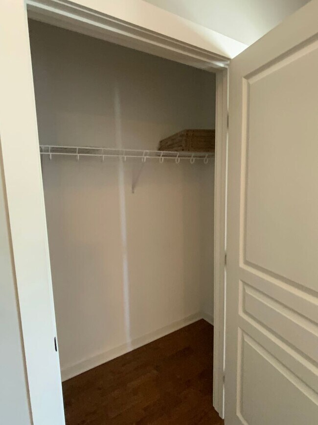Building Photo - 2bd 2.5ba Townhome in Germantown/Neuhoff District
