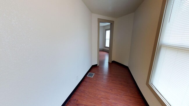 Building Photo - 464 Poplar St