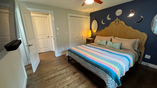 Building Photo - 505 Mt Hood Dr SW