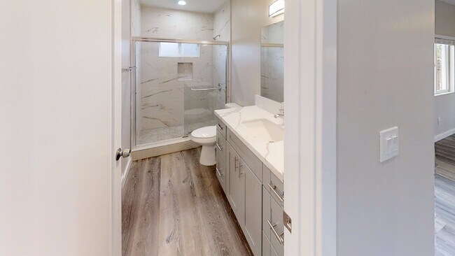 Building Photo - One Story 4BD/2BA w/ Private Yard!! (Lease...