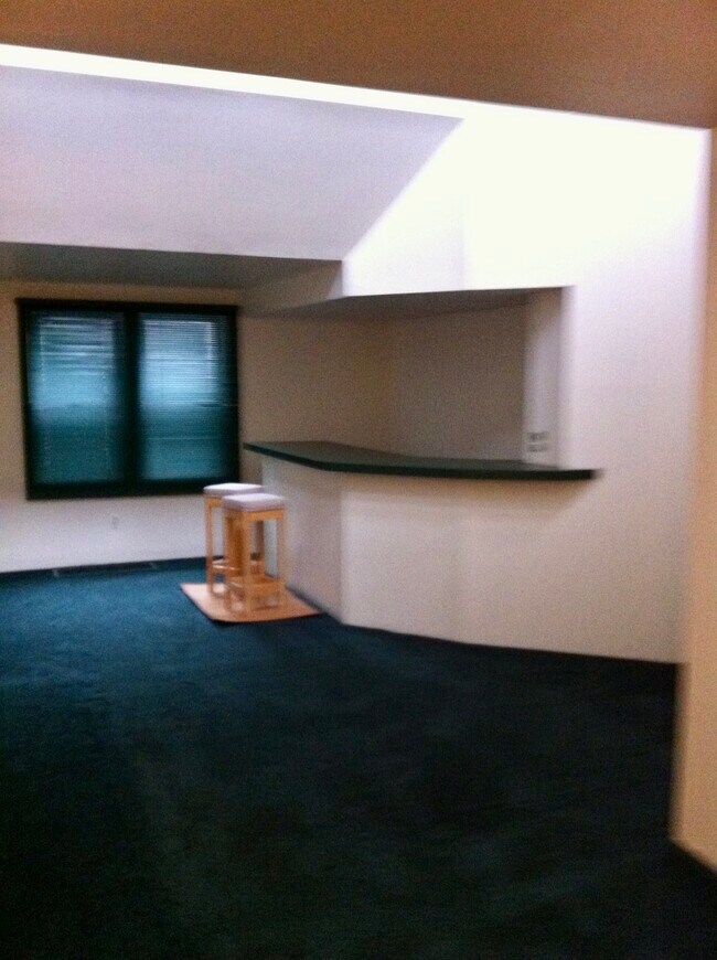 Building Photo - 10863 Main St