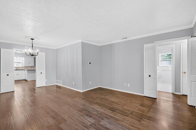 Building Photo - 11143 Joymeadow Dr