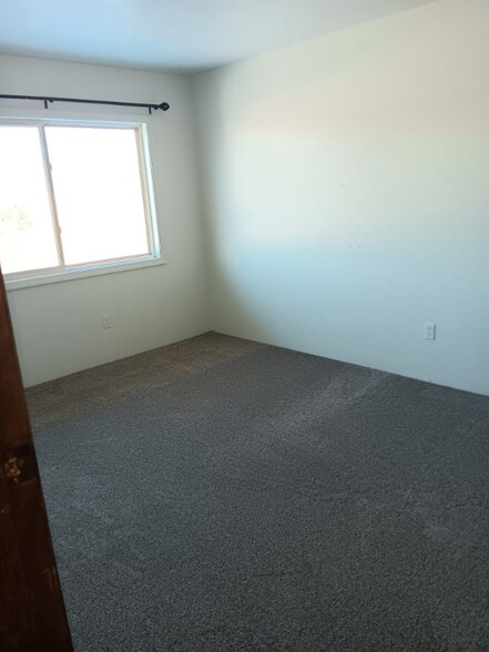 Building Photo - 416 E Main St