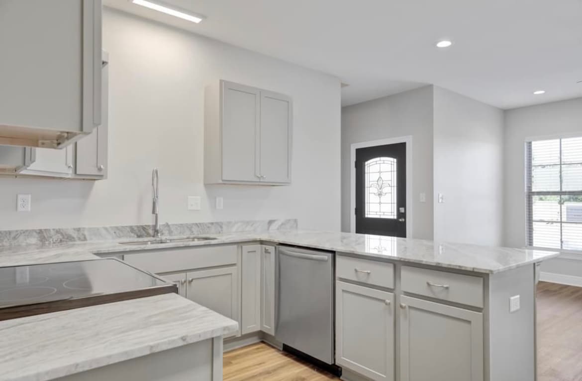 Building Photo - 139 Iberia St