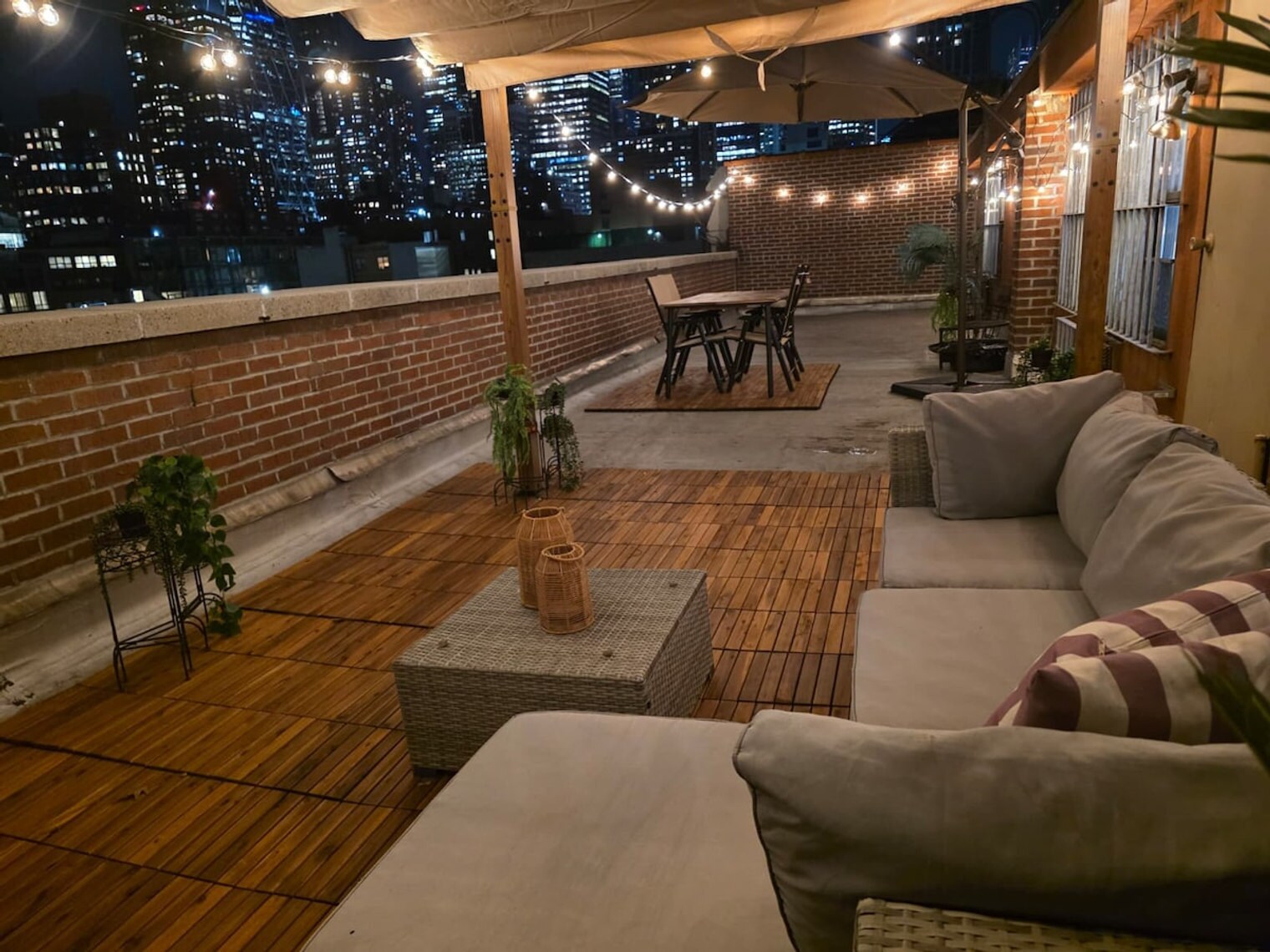 Building Photo - 458 W 52nd St