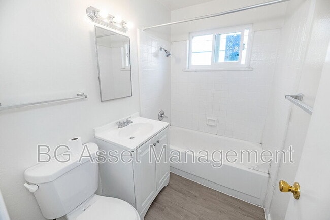 Building Photo - 412 San Marco St