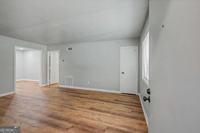Building Photo - 2430 Coosawattee Dr NE