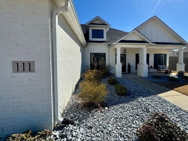 Building Photo - Pre-lease today for a late May move in