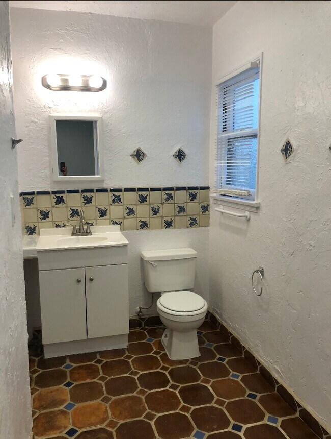 Building Photo - 6600 Orange St