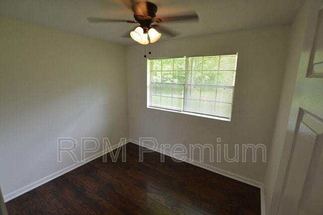 Building Photo - 1857 Theron Dr