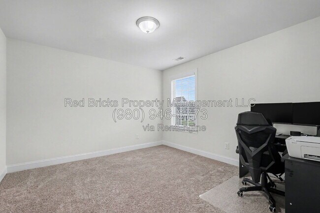 Building Photo - 3034 Stephen Pace Trl