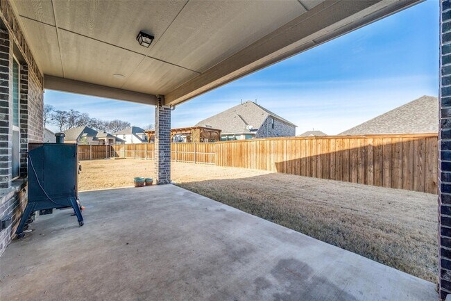 Building Photo - 5490 Peregrine Ln