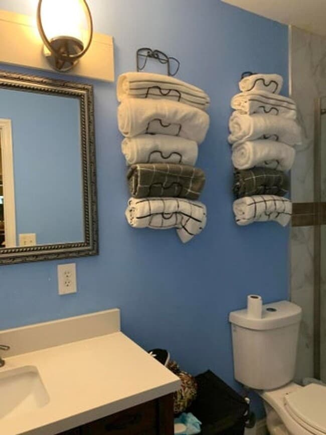 Building Photo - 1345 W 34th St