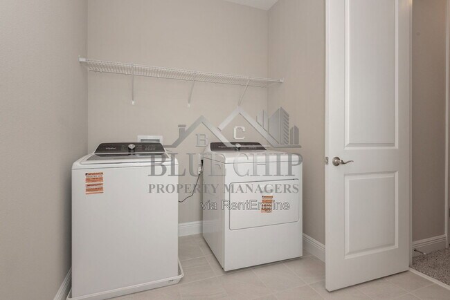 Building Photo - 1129 British Cir