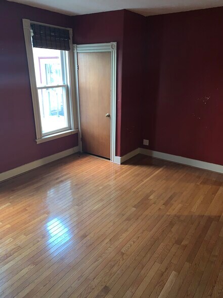 Building Photo - 150 Maplewood Ave