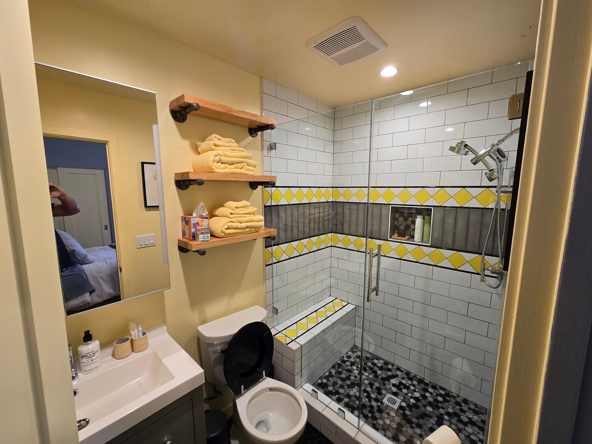 Building Photo - 22116 Gilmore St