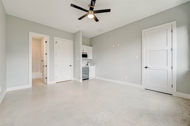 Building Photo - 3503 Anita St