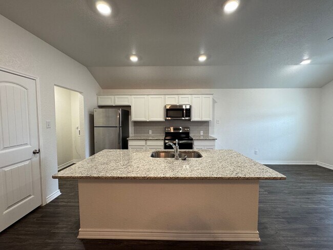 Building Photo - 1417 E Jasper Dr