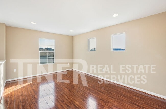 Building Photo - 3576 Hume St