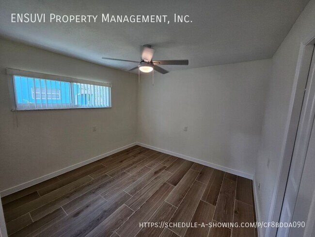 Building Photo - 1018 Spindle Palm Way