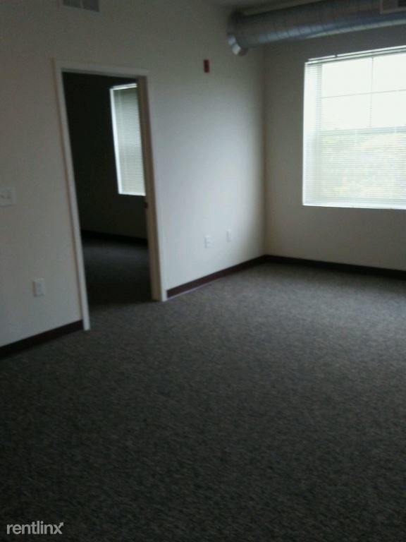 Building Photo - 2 br, 1 bath Apartment - Treymore Apartments