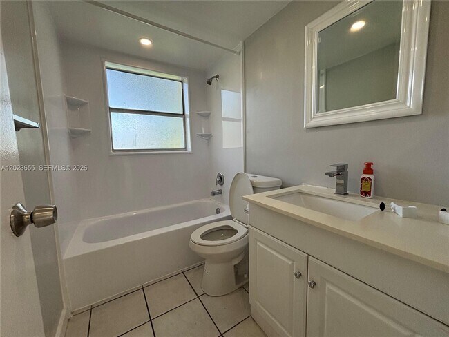 Building Photo - 11512 Royal Palm Blvd