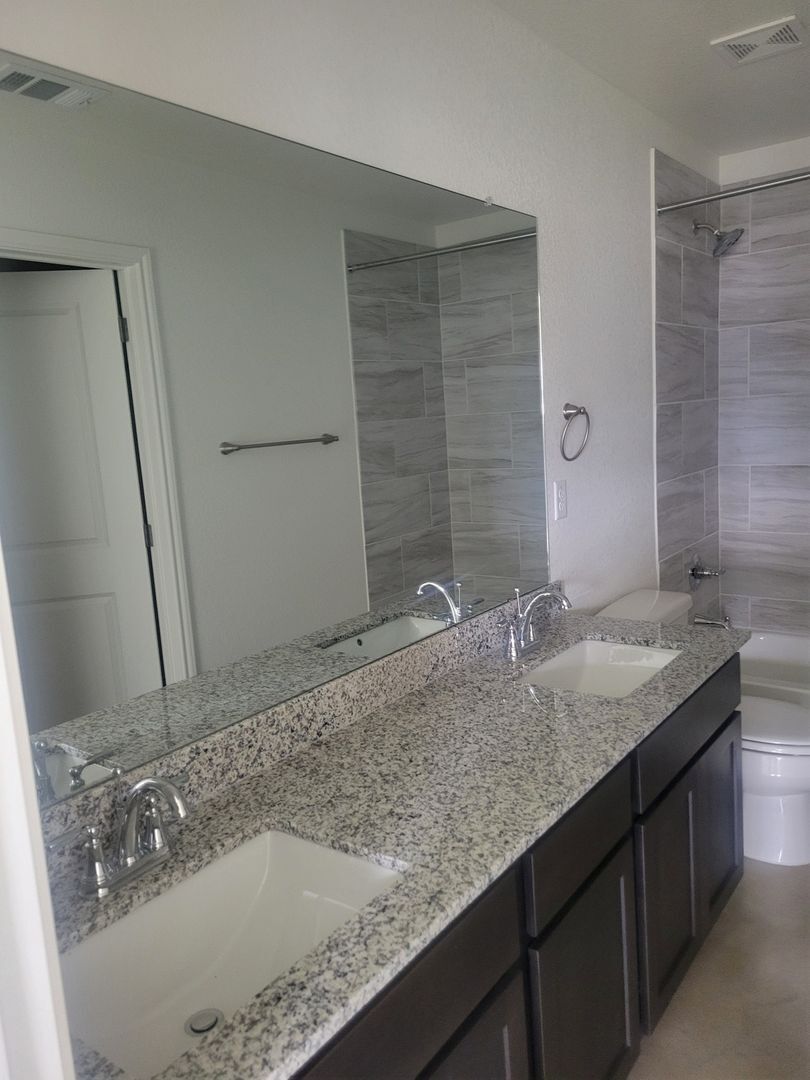 Building Photo - 1265 Lehmann Dr