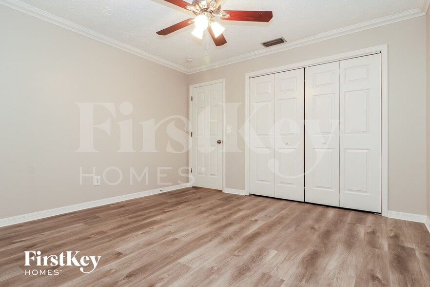Building Photo - 7631 Tall Tree Ct