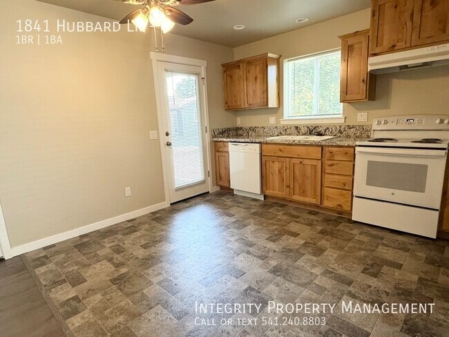 Building Photo - 1841 Hubbard Ln