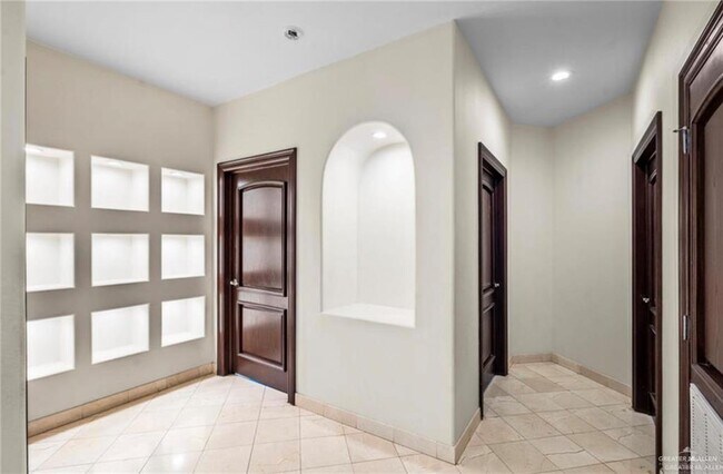 Building Photo - 35 San Efrain St