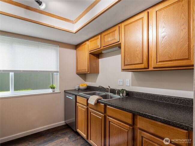 Building Photo - 7425 Ruby Dr SW