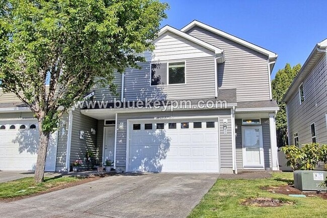 Primary Photo - 3 Bed, 2.5 Bath Townhome Near Orchards Fre...