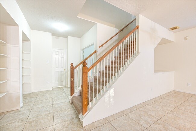 Building Photo - 21735 Oakbridge Park Ln