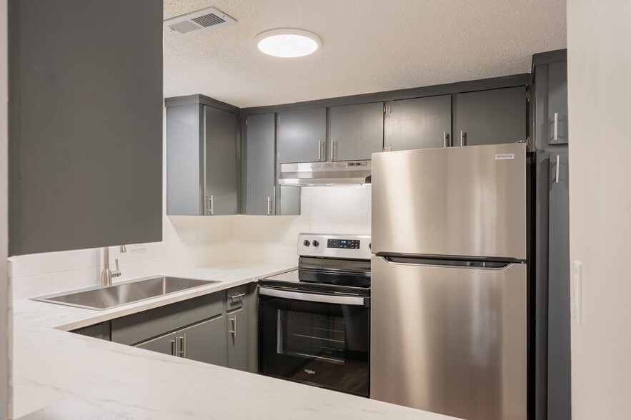 Interior Photo - Wornall Place Apartments