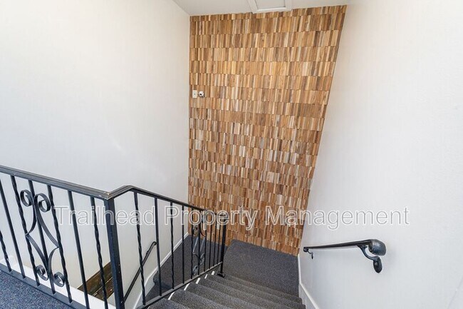 Building Photo - 7801 W 83rd St