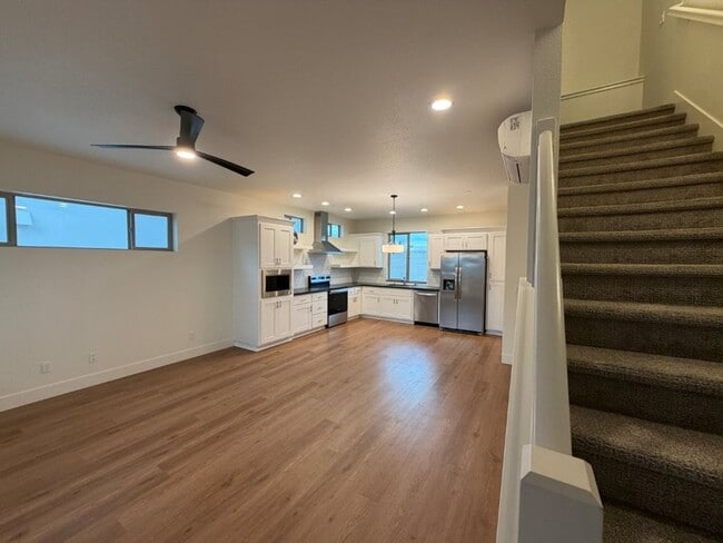 Building Photo - Loft home in downtown Woodland with SOLAR!!