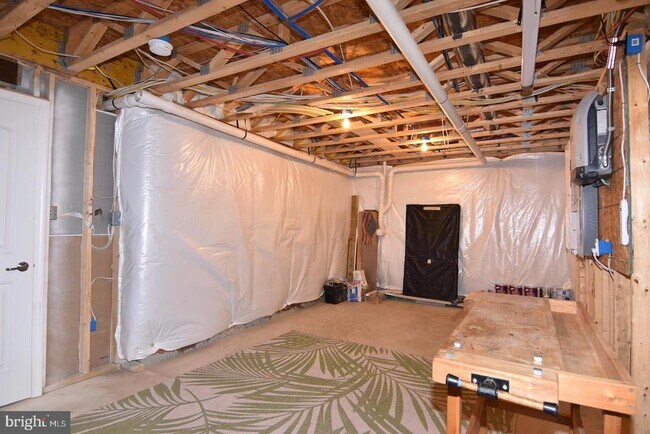 Building Photo - 16058 Rockport Dr