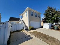 Building Photo - 3223 Whitman Way