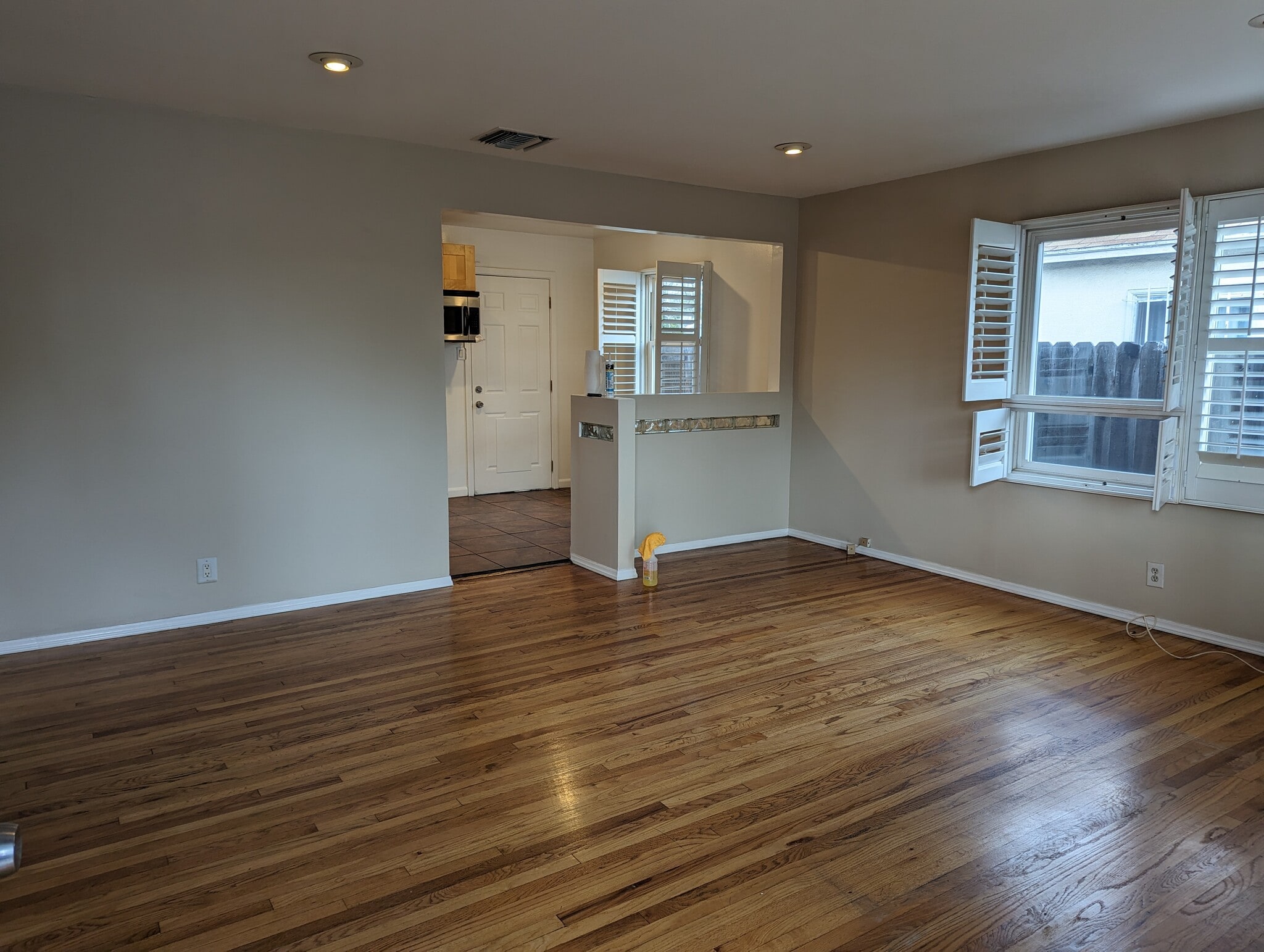 Building Photo - 16045 Leadwell St