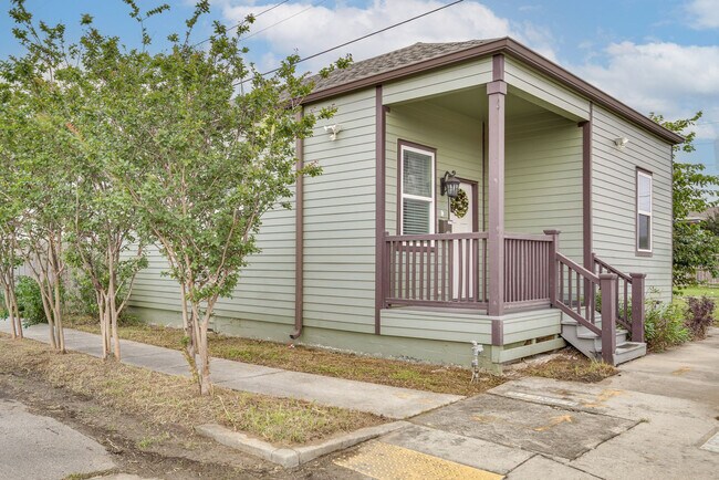 Building Photo - 3200 Burdette St