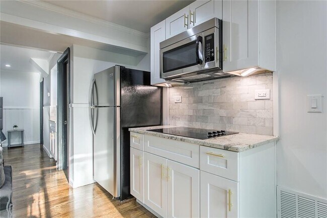 Building Photo - 6680 Williamson Dr NE