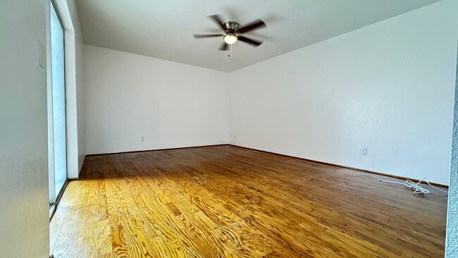 Building Photo - Central (Ft Lowell and Columbus) 3 bed, 2 bath condo, private front and back yards, carport a/c!