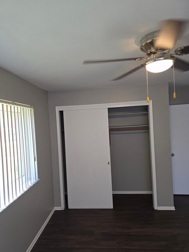 Bedroom - 5421 Bermuda Dr